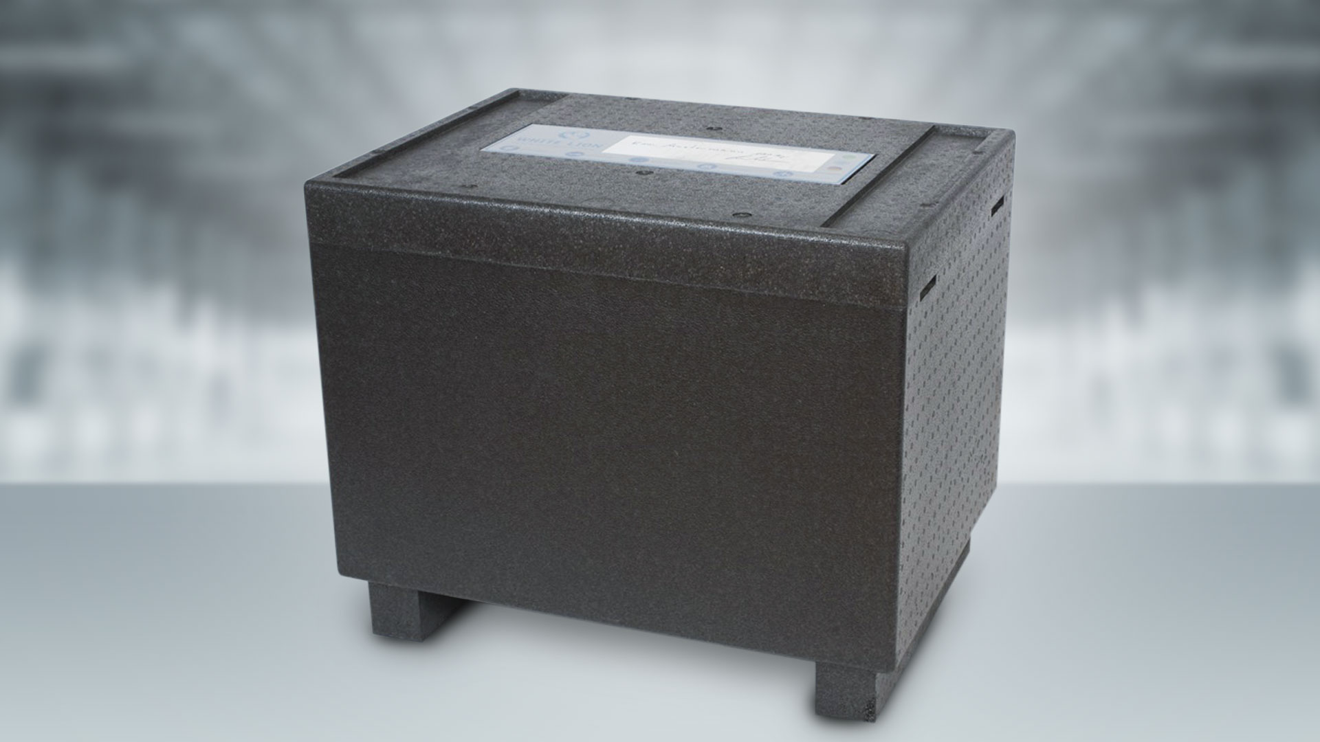 Контейнер для транспортировки сухого льда Black Box 100 является самым лёгким контейнером в нашем ассортименте. 